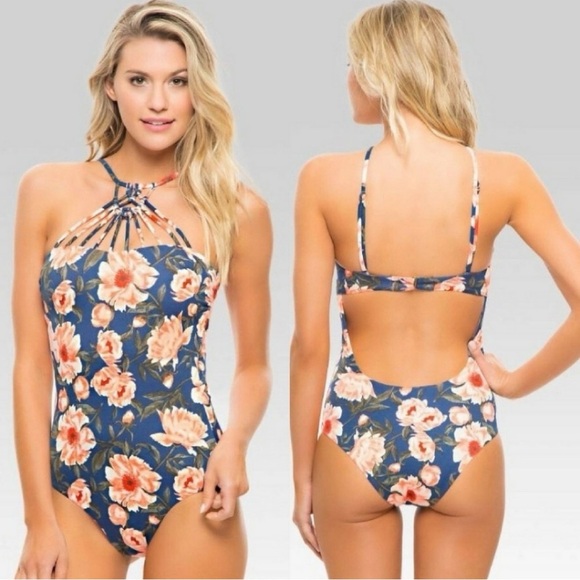 FINAL PRICE
Tori Praver Komodo Floral Macrame Swimsuit - Picture 1 of 6